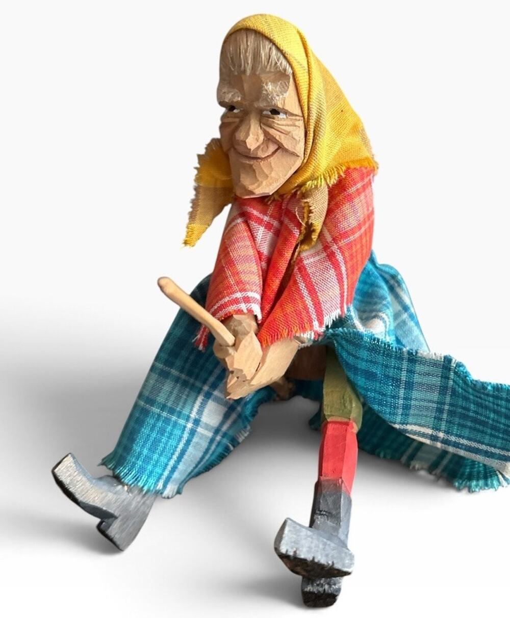 VtG Carved Wood Kitchen Witch Doll Folk Art Good Luck Hanging Decor Flat Plane